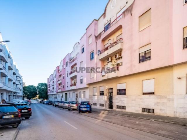 Apartamento T3 em Baixa da Banheira e Vale da Amoreira