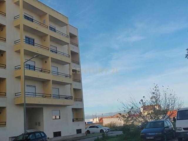 Apartamento T3 em Benavente: Conforto, Espaço e Localização Privilegiada