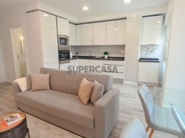 Apartamento T3 em Benfica Totalmente Recuperado