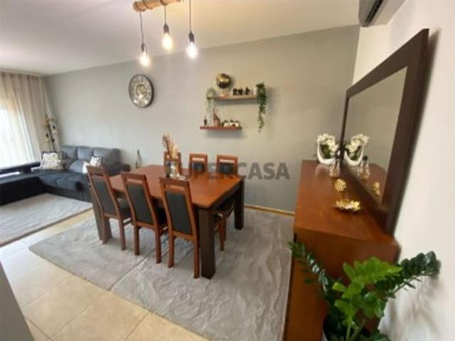 Apartamento T3 em Campelo e Ovil