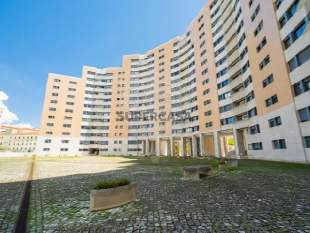 Apartamento T3 em Campolide