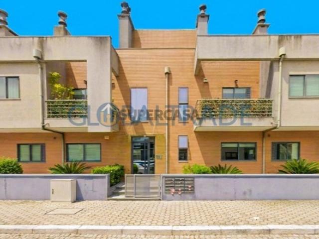 Apartamento T3 em Canidelo