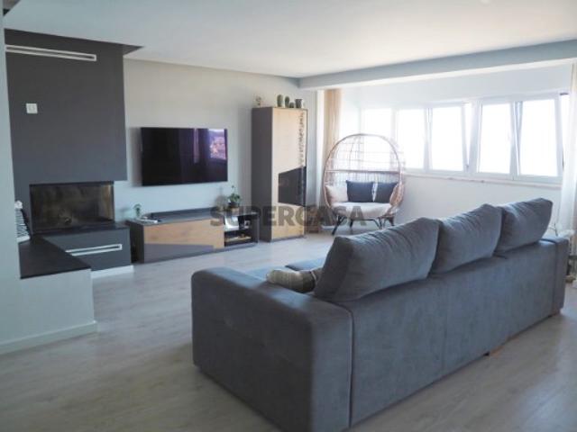 Apartamento T3 em Cacilhas, Almada