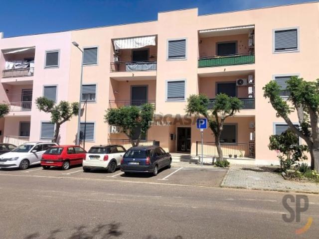 Apartamento T3 em Caia, São Pedro e Alcáçova