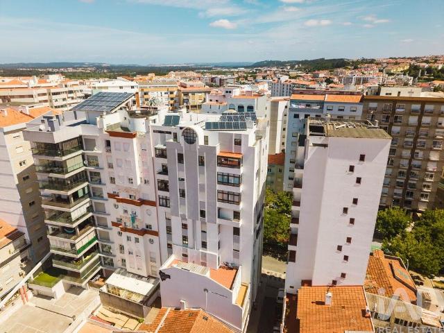 Apartamento T3 em Caldas da Rainha Nossa Senhora do Pópulo, Coto e São Gregório de 100 m²
