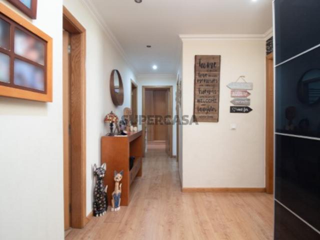 Apartamento T2 em Carnaxide e Queijas