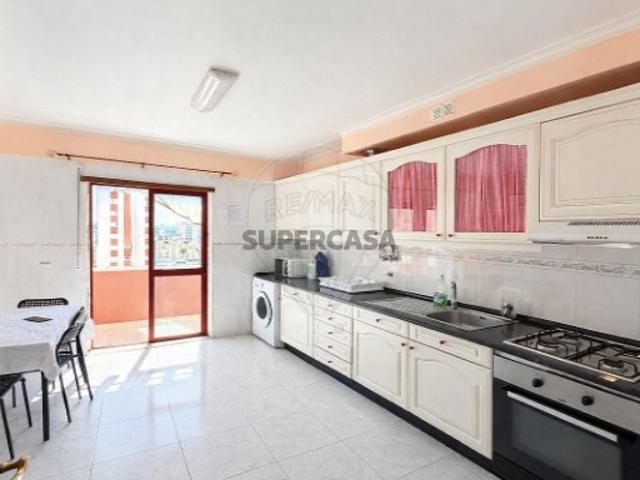 Apartamento T3 em Carregado e Cadafais