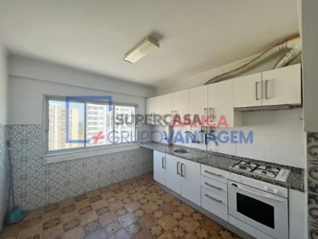 Apartamento T3 em Carregado e Cadafais
