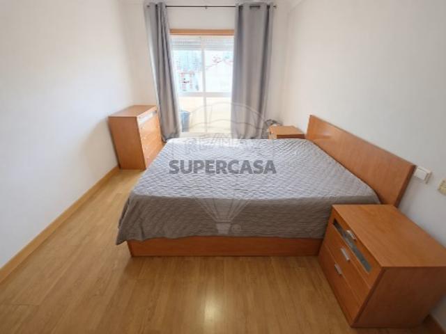 Apartamento T3 em Carregado e Cadafais
