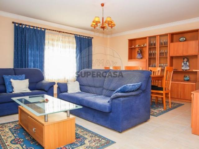 Apartamento T3 em Carregado e Cadafais
