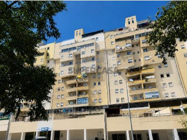 Apartamento T3 em Carregado e Cadafais