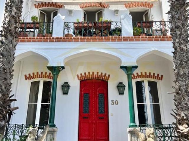 Apartamento T3 em Chalet histórico no Monte Estoril