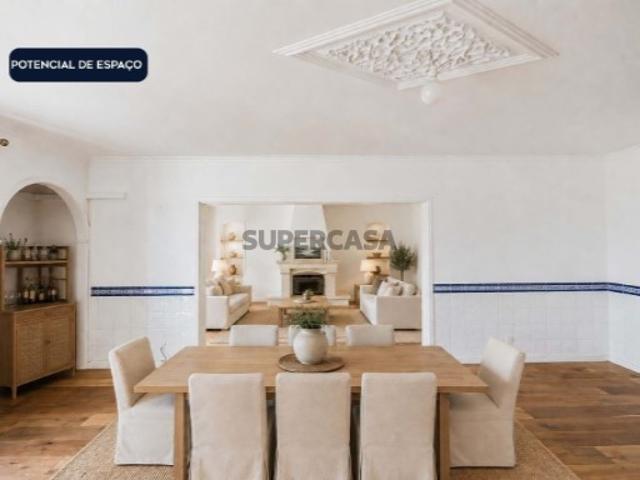 Apartamento T3 em Charneca de Caparica e Sobreda