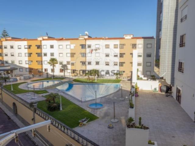 Apartamento T3 em Charneca de Caparica e Sobreda