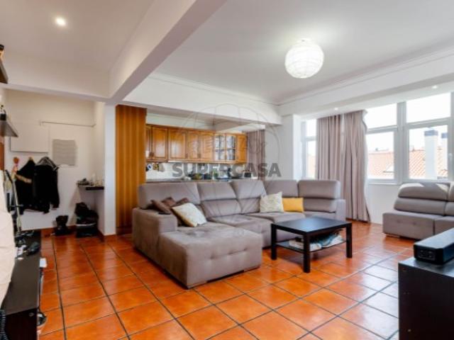 Apartamento T3 em Charneca de Caparica e Sobreda
