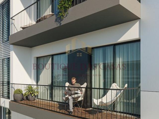 Apartamento T3 em Cond. Fechado com Piscina Madalena