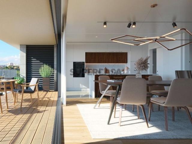 Apartamento T3 em condomínio com piscina, Caxias