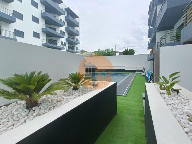 Apartamento T3 em Condomínio com Piscina