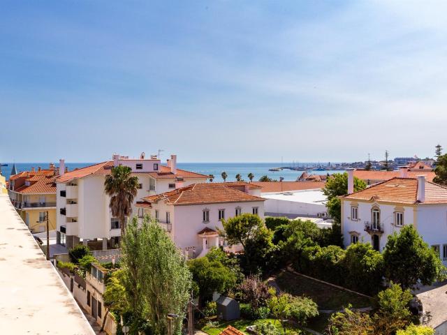 Apartamento T3 em Condomínio Fechado com Piscina – Estoril. 258m² Cascais e Estoril