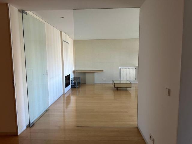 Apartamento T3 em condomínio fechado no Porto