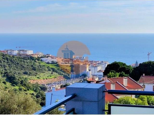 Apartamento T3 em Condominio Privado com Piscina. Vista Mar. 160m² Sesimbra Castelo