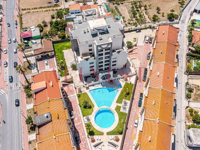 Apartamento T3 Em Condominio Privado No Centro Da Charneca D. 140m² Charneca de caparica