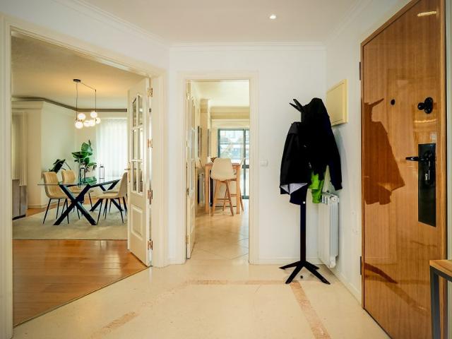 Apartamento T3 em Condomínio Privado no Estoril