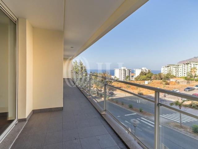 Apartamento T3 em condomínio, vista mar, Funchal, Madeira 116m² São Martinho