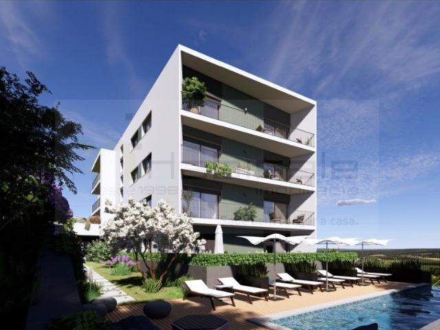 Apartamento T3 em Condomnio com Piscina em Loures