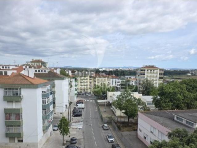 Apartamento T3 em Corroios