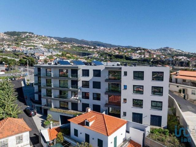 Apartamento T3 em Cmara de Lobos de 144,00 m2