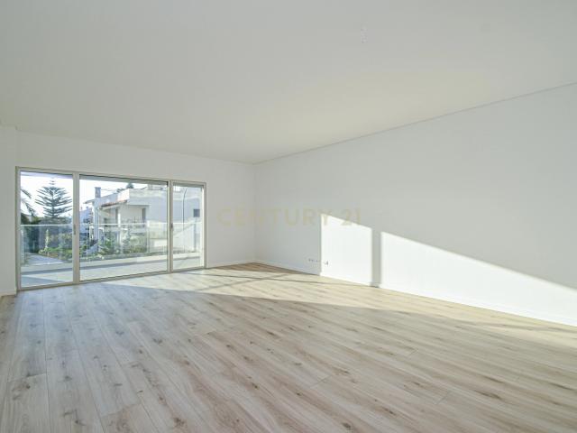 Apartamento T3 em Empreendimento Varandas da Torre em Carcavelos Nova fase
