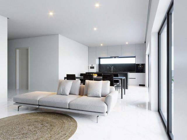 Apartamento T3 em Estômbar e Parchal de 170,00 m²