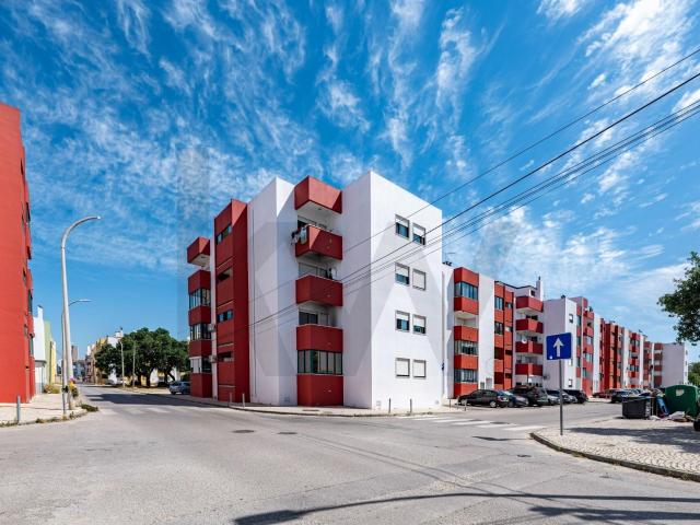 Apartamento T3 em Excelente Estado | Bairro Gouveia – Alhos Vedros, Equipado e pronto a habitar
