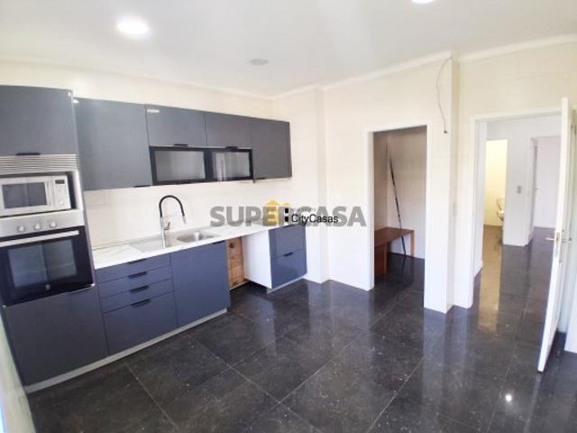 Apartamento T3 em Fânzeres