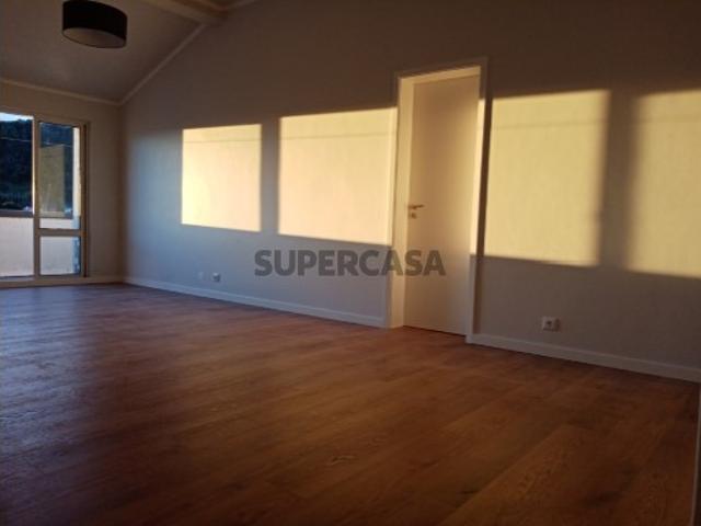 Apartamento T3 em Fajã de Baixo