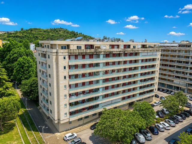 Apartamento T3 em Fraião, Braga