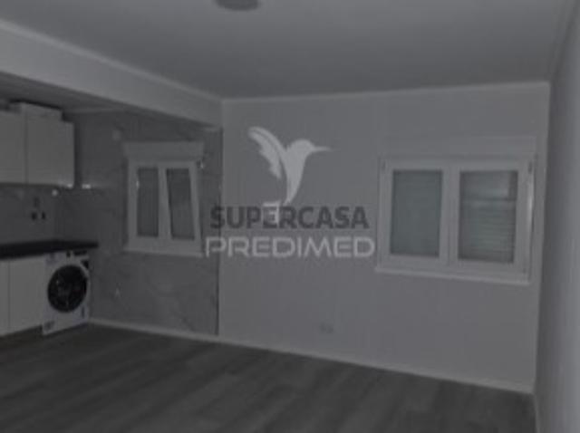 Apartamento T3 em Laranjeiro e Feijó