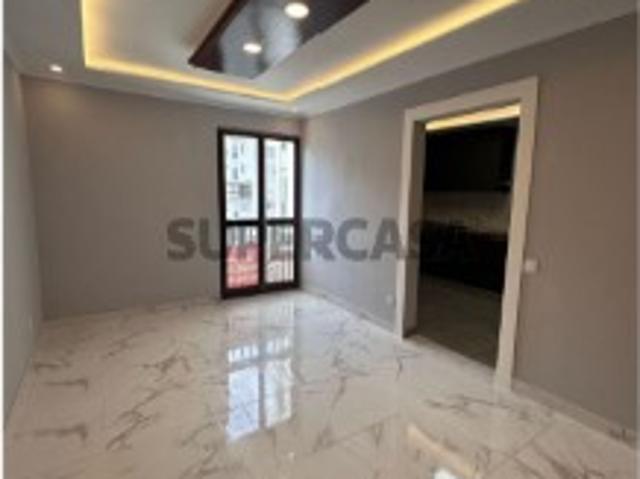 Apartamento T3 em Laranjeiro e Feijó