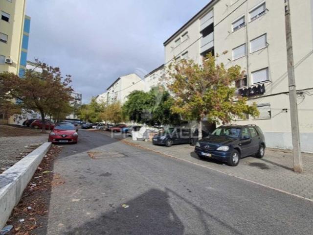 Apartamento T3 em Laranjeiro e Feijó