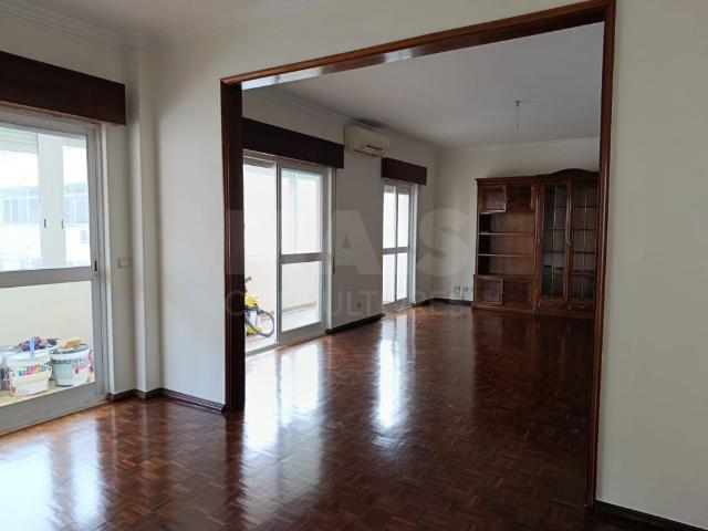 Apartamento T3 em Lisboa