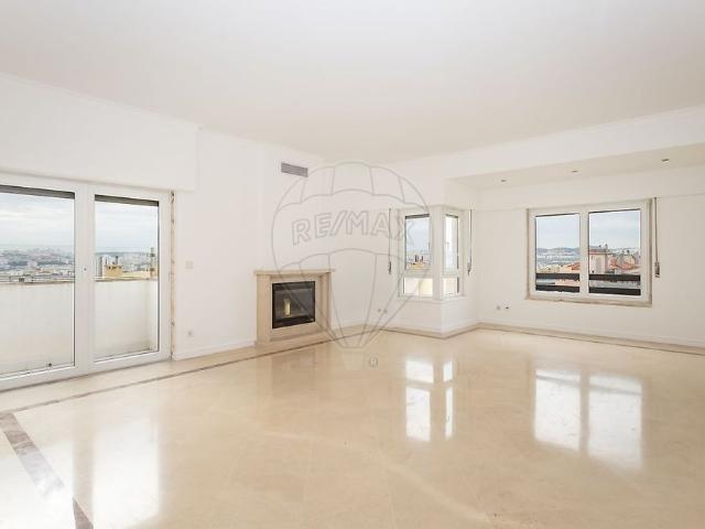 Apartamento T3 em Lisboa