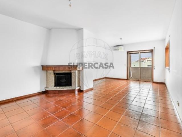 Apartamento T3 em Lomar e Arcos