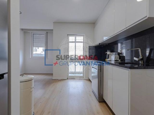 Apartamento T3 em Lordelo do Ouro e Massarelos