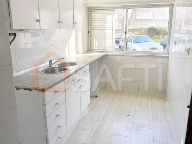 Apartamento T3 em Loures, Urb. Urmeiras, Distrito de Lisboa 0m² Loures