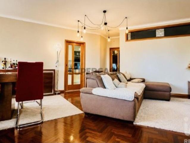 Apartamento T3 em Mafamude e Vilar do Paraíso de 138 m²