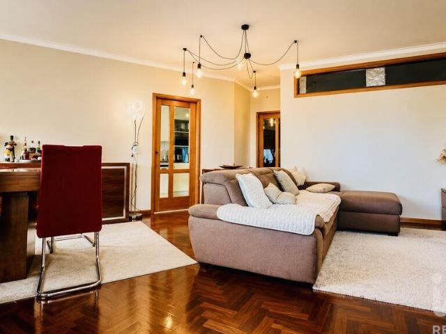 Apartamento T3 em Mafamude e Vilar do Paraíso de 138 m²