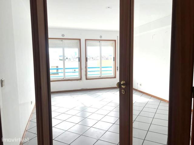 Apartamento T3 com Garagem, Cidade da Maia, Maia