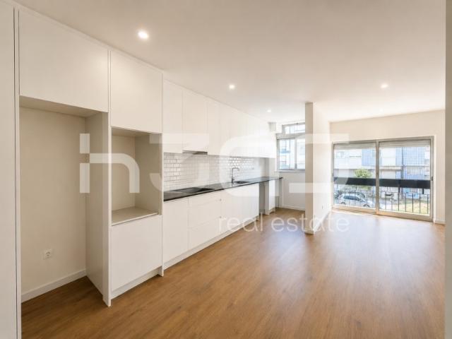 Apartamento T3 em Maximinos, Braga Remodelação Total e Excelente Luminosidade