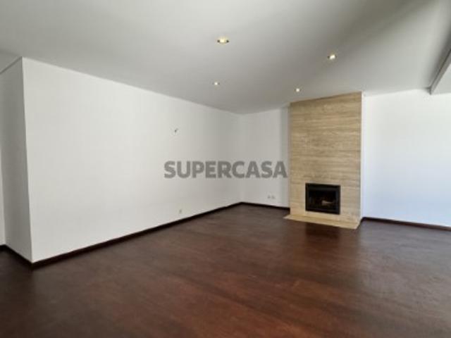 Apartamento T3 para Venda em Parretas, Maximinos, Sé e Cividade, Braga com 125m² de área útil e garagem